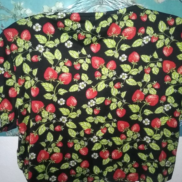 Strawberry Print Crop Top - Picture 2 of 3